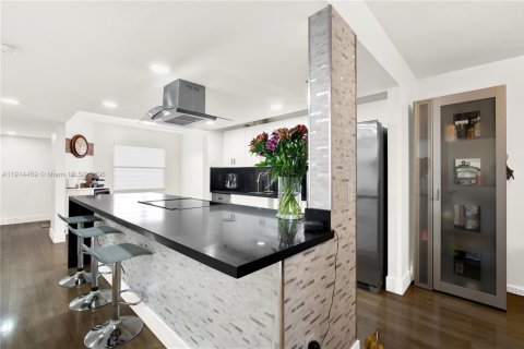 Condominio en venta en Pembroke Pines, Florida, 2 dormitorios, 131.64 m2 № 1970683 - foto 9