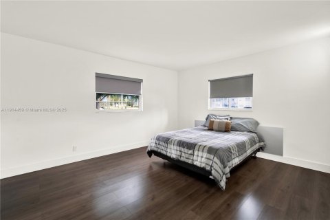 Condominio en venta en Pembroke Pines, Florida, 2 dormitorios, 131.64 m2 № 1970683 - foto 25