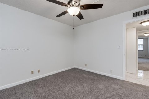 Condo in Pompano Beach, Florida, 2 bedrooms  № 1957044 - photo 20