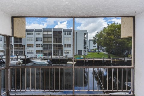 Condo in Pompano Beach, Florida, 2 bedrooms  № 1957044 - photo 3