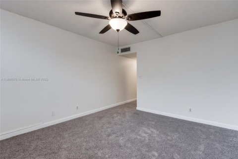 Condo in Pompano Beach, Florida, 2 bedrooms  № 1957044 - photo 26