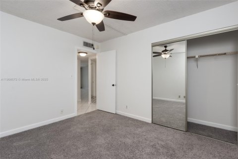 Condo in Pompano Beach, Florida, 2 bedrooms  № 1957044 - photo 19