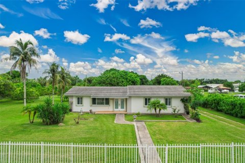 Casa en venta en Homestead, Florida, 3 dormitorios, 143.53 m2 № 2054405 - foto 2