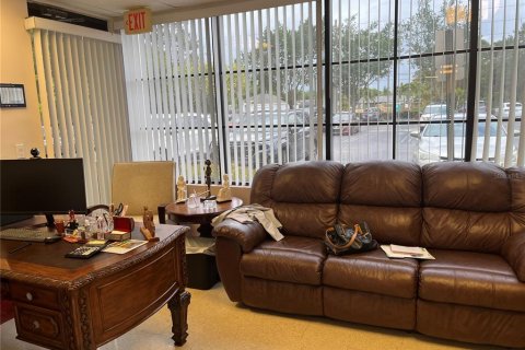 Propiedad comercial en venta en Saint Lucie, Florida № 1802176 - foto 2