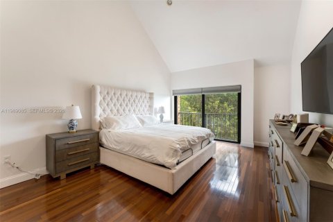 Купить таунхаус в Майами, Флорида 4 спальни, 344.76м2, № 2056768 - фото 26