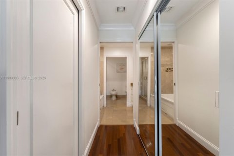 Купить таунхаус в Майами, Флорида 4 спальни, 344.76м2, № 2056768 - фото 11