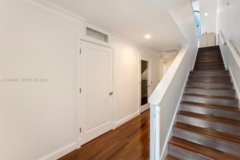 Купить таунхаус в Майами, Флорида 4 спальни, 344.76м2, № 2056768 - фото 15