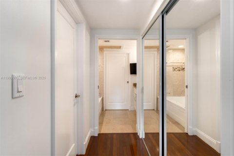 Купить таунхаус в Майами, Флорида 4 спальни, 344.76м2, № 2056768 - фото 30