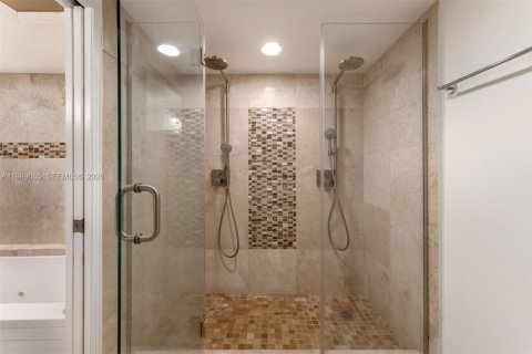 Купить таунхаус в Майами, Флорида 4 спальни, 344.76м2, № 2056768 - фото 28