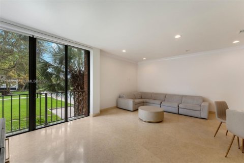 Купить таунхаус в Майами, Флорида 4 спальни, 344.76м2, № 2056768 - фото 2