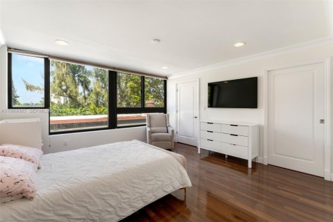 Купить таунхаус в Майами, Флорида 4 спальни, 344.76м2, № 2056768 - фото 24