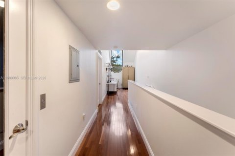 Купить таунхаус в Майами, Флорида 4 спальни, 344.76м2, № 2056768 - фото 17