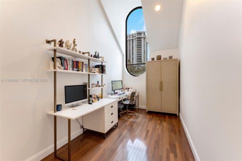 Купить таунхаус в Майами, Флорида 4 спальни, 344.76м2, № 2056768 - фото 19