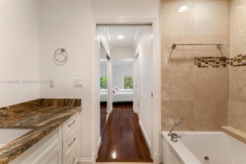 Купить таунхаус в Майами, Флорида 4 спальни, 344.76м2, № 2056768 - фото 14