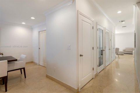 Купить таунхаус в Майами, Флорида 4 спальни, 344.76м2, № 2056768 - фото 6