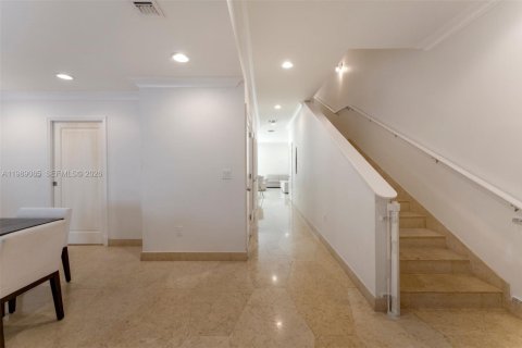 Купить таунхаус в Майами, Флорида 4 спальни, 344.76м2, № 2056768 - фото 3