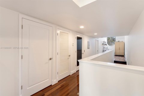 Купить таунхаус в Майами, Флорида 4 спальни, 344.76м2, № 2056768 - фото 16