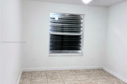 House in West Park, Florida 6 bedrooms, 132.48 sq.m. № 1878416 - photo 26