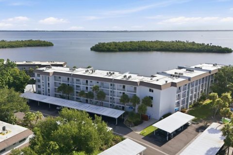 Condo in Longboat Key, Florida, 2 bedrooms  № 2410467 - photo 3