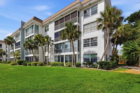Condo in Longboat Key, Florida, 2 bedrooms  № 2410467 - photo 26