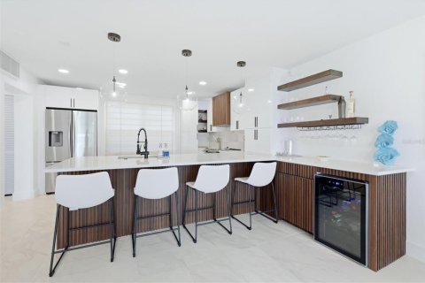 Condo in Longboat Key, Florida, 2 bedrooms  № 2410467 - photo 10