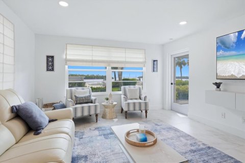 Condo in Longboat Key, Florida, 2 bedrooms  № 2410467 - photo 15