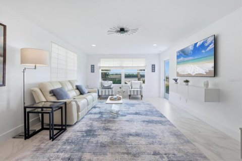 Condo in Longboat Key, Florida, 2 bedrooms  № 2410467 - photo 14