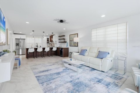 Condo in Longboat Key, Florida, 2 bedrooms  № 2410467 - photo 13