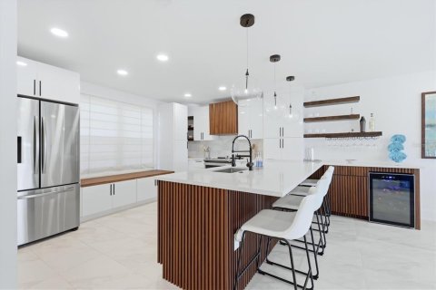 Condo in Longboat Key, Florida, 2 bedrooms  № 2410467 - photo 5
