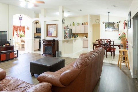 Villa ou maison à vendre à DeLand, Floride: 4 chambres, 187.48 m2 № 2344949 - photo 9