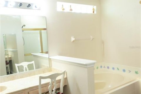 Villa ou maison à vendre à DeLand, Floride: 4 chambres, 187.48 m2 № 2344949 - photo 15