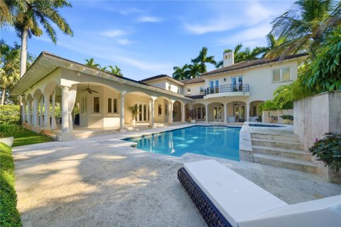 House in Miami, Florida 7 bedrooms, 603.4 sq.m. № 2018073 - photo 9