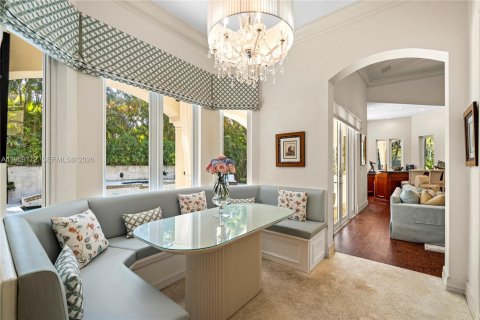 House in Miami, Florida 7 bedrooms, 603.4 sq.m. № 2018073 - photo 30
