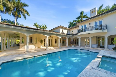 House in Miami, Florida 7 bedrooms, 603.4 sq.m. № 2018073 - photo 10