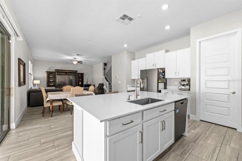 Villa ou maison à vendre à Tampa, Floride: 4 chambres, 269.32 m2 № 2258751 - photo 8