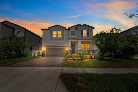 House in Tampa, Florida 4 bedrooms, 269.32 sq.m. № 2258751