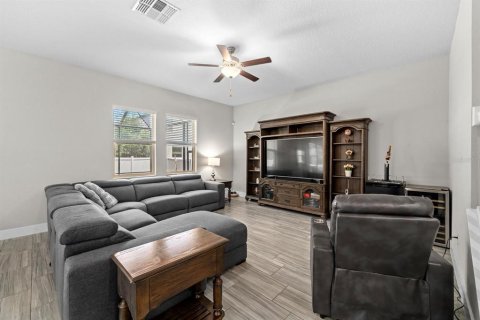 Villa ou maison à vendre à Tampa, Floride: 4 chambres, 269.32 m2 № 2258751 - photo 3