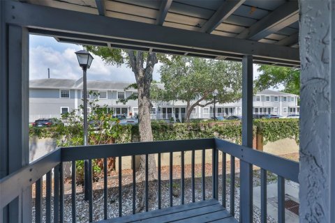 Condo in Tampa, Florida, 2 bedrooms  № 1685229 - photo 25