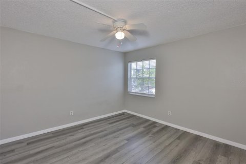 Condo in Tampa, Florida, 2 bedrooms  № 1685229 - photo 13