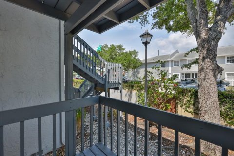 Condo in Tampa, Florida, 2 bedrooms  № 1685229 - photo 20