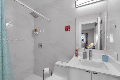 House in Margate, Florida 3 bedrooms, 141.03 sq.m. № 2044228 - photo 15