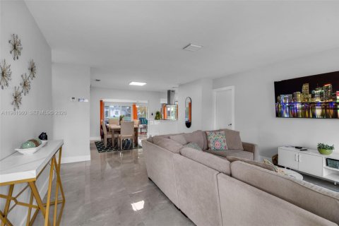 House in Margate, Florida 3 bedrooms, 141.03 sq.m. № 2044228 - photo 3