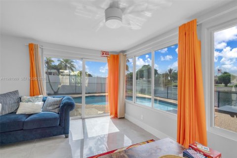 House in Margate, Florida 3 bedrooms, 141.03 sq.m. № 2044228 - photo 12