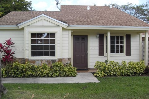 Apartamento en Miami, Florida 2 dormitorios, 68.56 m2 № 2030683