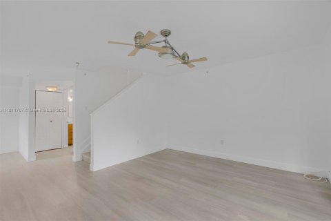 Condo in Miramar, Florida, 3 bedrooms  № 1755839 - photo 8
