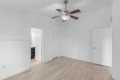 Condo in Miramar, Florida, 3 bedrooms  № 1755839 - photo 15