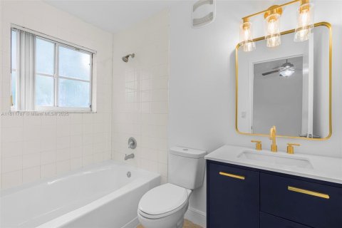 Condo in Miramar, Florida, 3 bedrooms  № 1755839 - photo 16