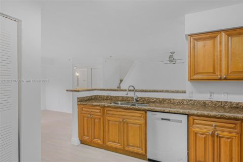 Condo in Miramar, Florida, 3 bedrooms  № 1755839 - photo 11
