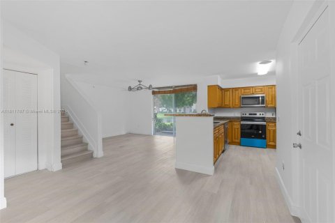 Condo in Miramar, Florida, 3 bedrooms  № 1755839 - photo 6
