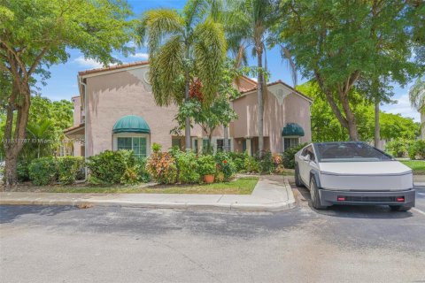 Condo in Miramar, Florida, 3 bedrooms  № 1755839 - photo 2